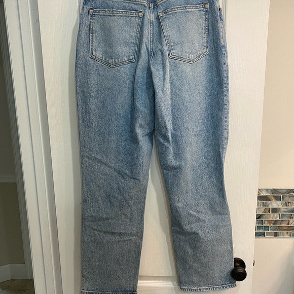 A&F Curve Love 90’s Jeans - Picture 6 of 6